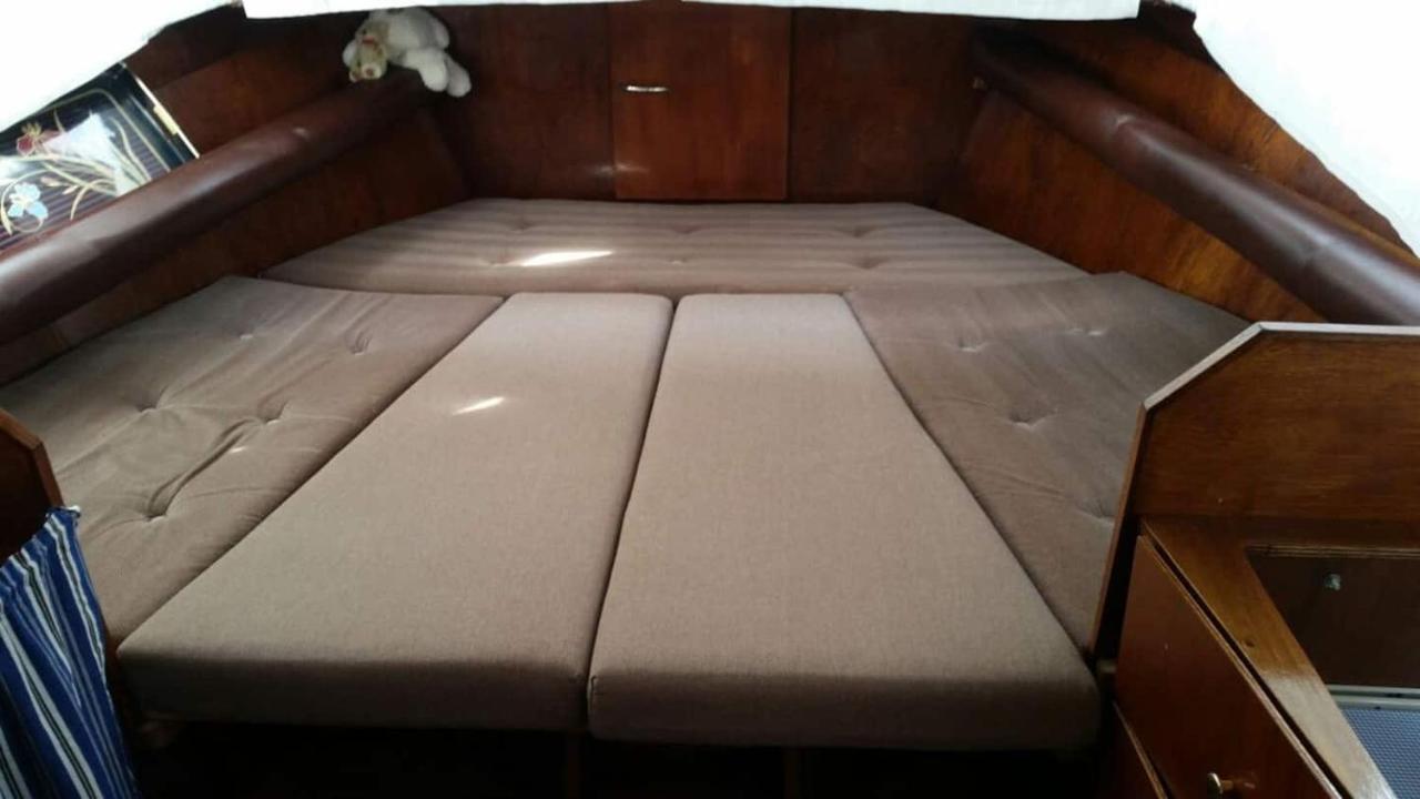 Boat Ella - Kamperen Op Het Water -Niet Om Mee Te Varen -Read Host Profile-Lees Hostprofiel Jutrijp Dış mekan fotoğraf